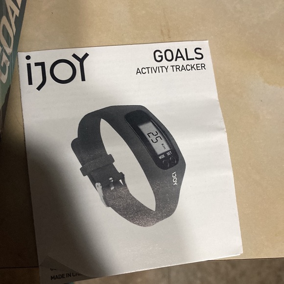 Box opened- Never used Fitness tracker - Picture 4 of 9
